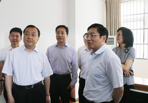 副省长张敬华来仪检查高考准备工作
