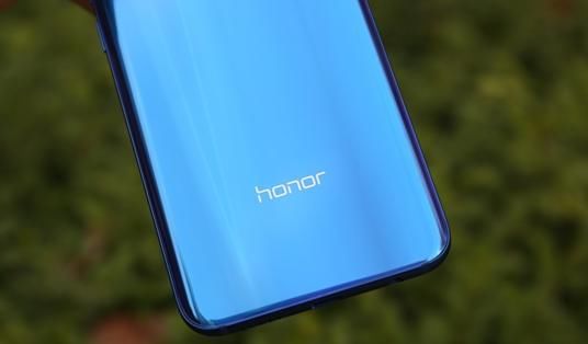 中国中端手机销量排行榜:OPPO R15第二,华为