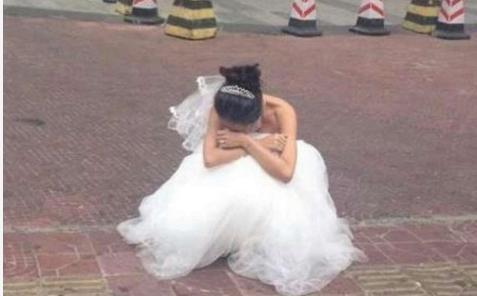 新娘一夜变丑,新郎大街上怒提分手,了解实情路