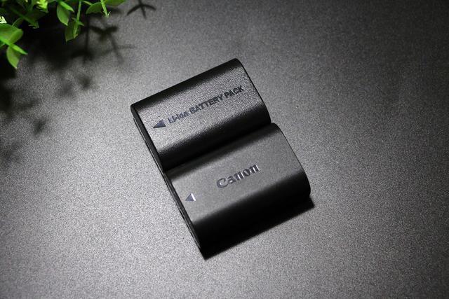 苹果高容量电池跟原装电池 t014320909082bf8418.jpg?size=640x427