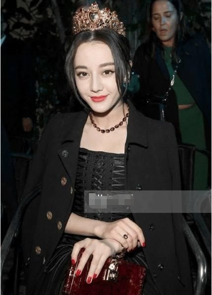 古力娜扎和迪丽热巴未PS照曝光,差距真大,一个