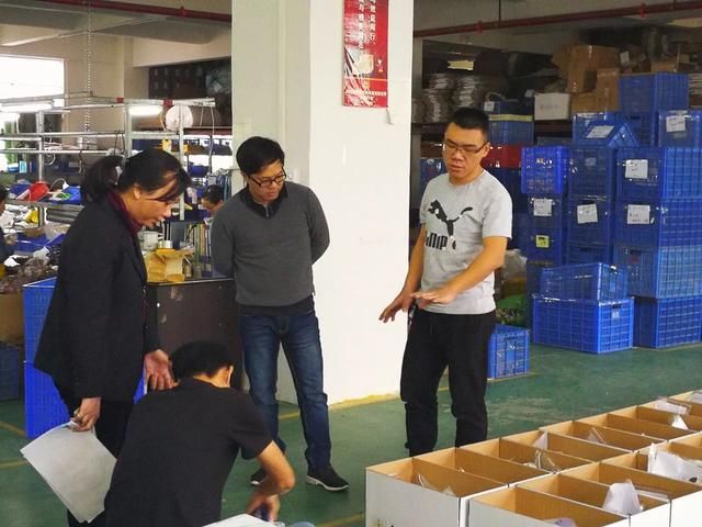 江门市人社局实地查验扶贫车间、扶贫工作