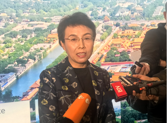 首都机场86名旅客尝鲜144小时过境免签