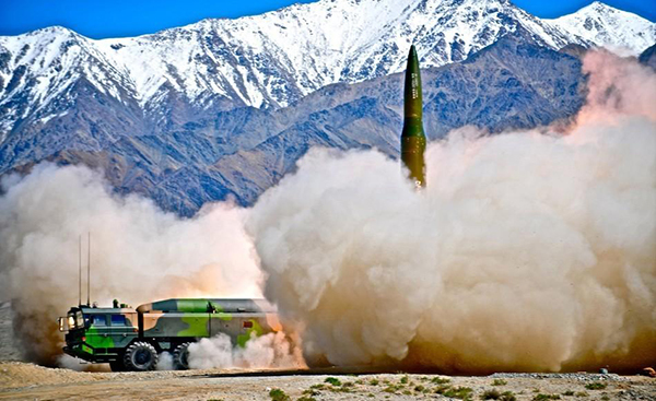 日前,解放军官方新闻报道中出现了东风-16中程弹道导弹进行演习的新闻