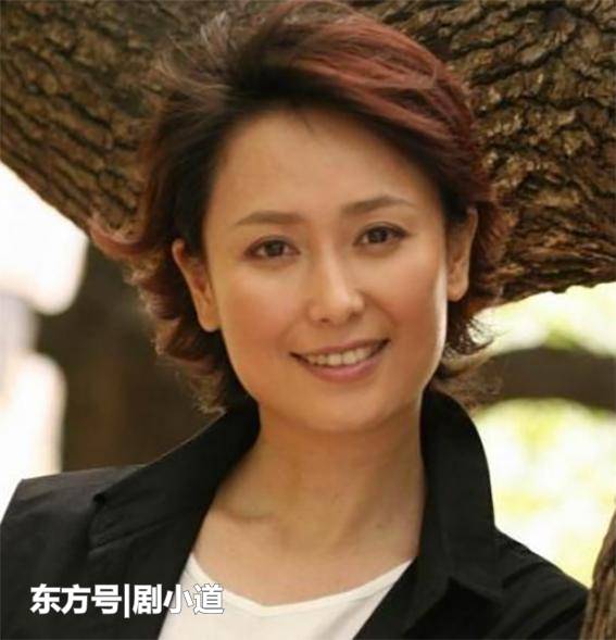 16岁出道,美貌不输蒋雯丽,阴差阳错一剧成名,二婚生活惹人羡