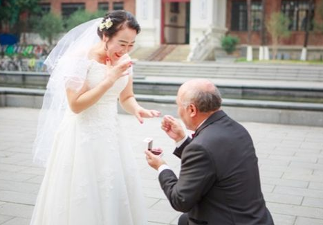 从前,车马信很慢,牵了手就是一生的爱情