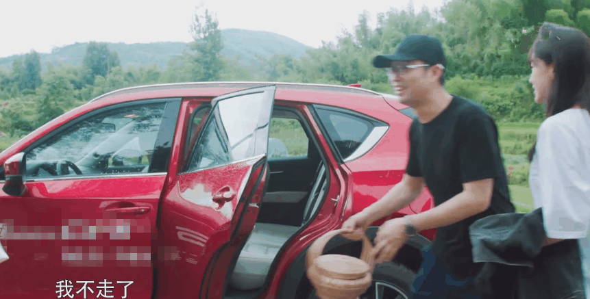 刘宪华送别杨颖和倪妮, 有谁注意到了刘宪华对