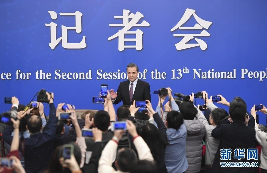 　3月8日，十三届全国人大二次会议新闻中心举行记者会，邀请国务委员兼外交部长王毅就中国外交政策和对外关系相关问题回答中外记者提问。