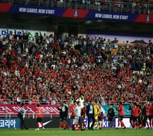 无视国足!韩国主帅公布亚洲杯目标:我们就是冲