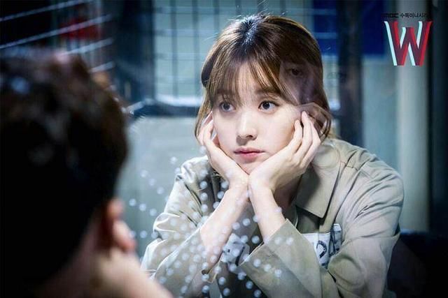 跟着韩剧女主学穿搭,穿出文艺青春范