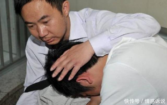 父亲陪儿子高考,考完回家给母亲报喜,到家后才