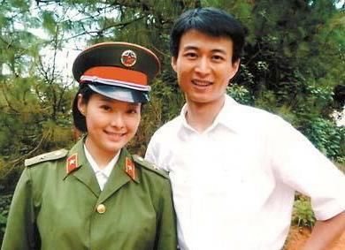 43岁袁立近照认不出,38岁嫁老外遭5年家暴,现