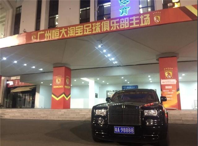 恒大许家印有2台劳斯莱斯,车牌很霸气,另外一架飞机 恒大许家印有2台劳斯莱斯,车牌很霸气,另外一架飞机