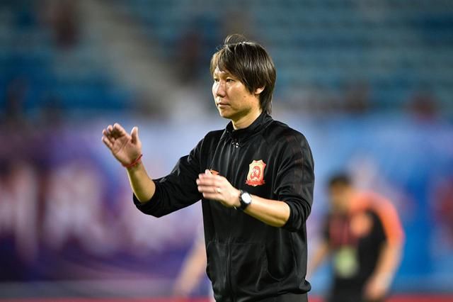 李铁雄起!一场5-0让卓尔重回中甲神坛,武汉足球