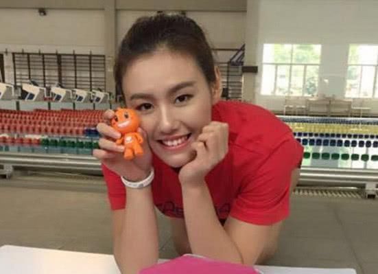 历史第一人!泳坛女神亚运会破世界纪录夺冠,不