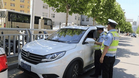 昌平警方开展“黑车”集中清查 保障出行良好环境 昌平警方开展“黑车”集中清查 保障出行良好环境