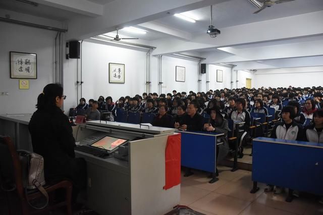 高考成绩出来了,女儿却不想活了,爸爸救女儿以