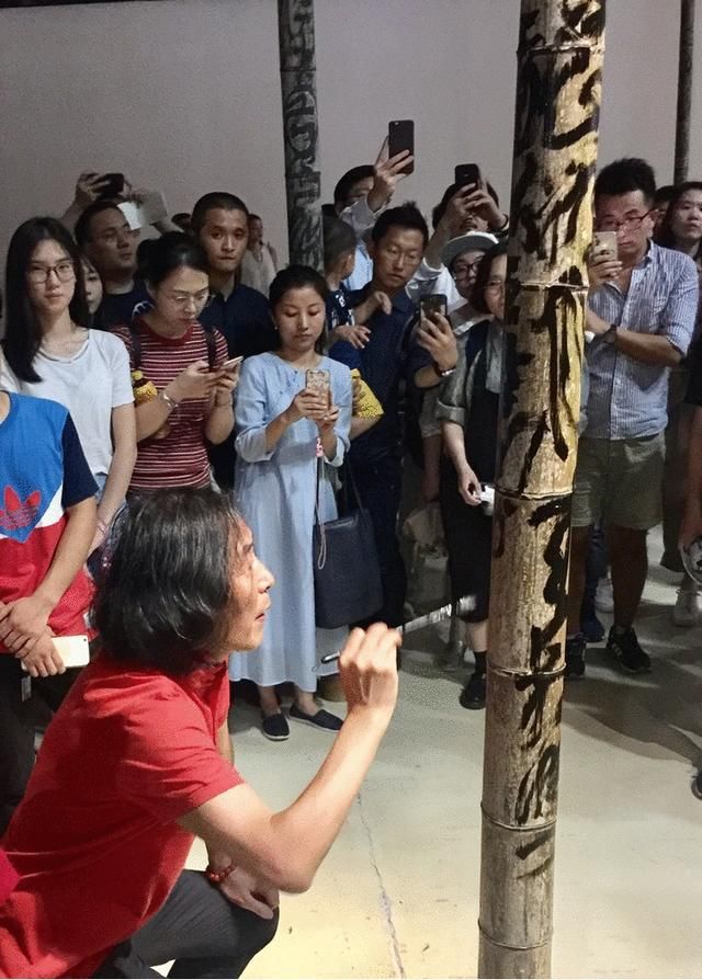 王冬龄书法:初心已忘 网友:领着工资写丑书,令人