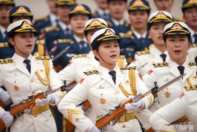 新改革的国事访问欢迎仪式首次启用,55人女兵