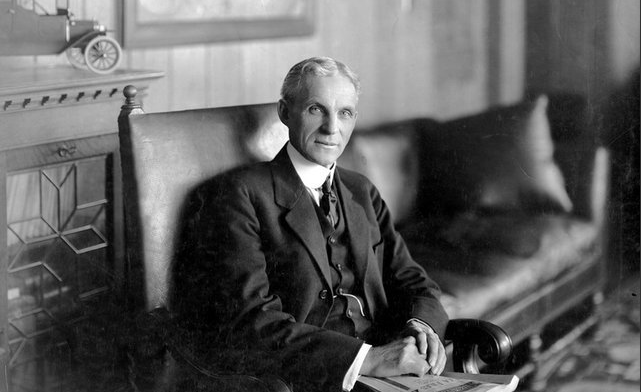 飞机都会掉挡风玻璃,如果是车呢?