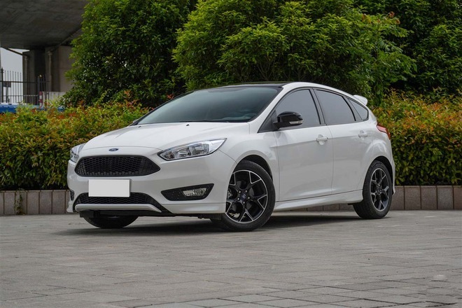 2017款福克斯两厢限时促销 直降2.20万