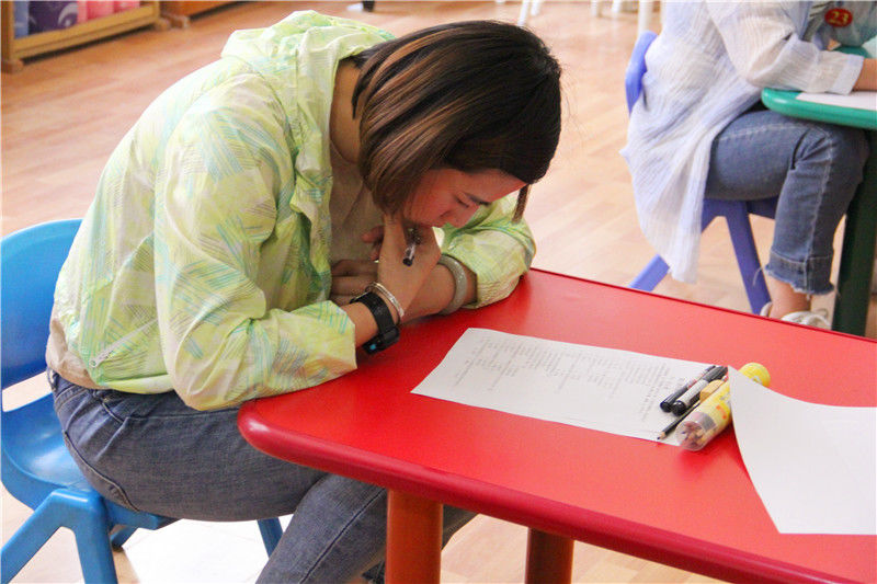 快看!济源的幼师美女们在进行基本功大赛!