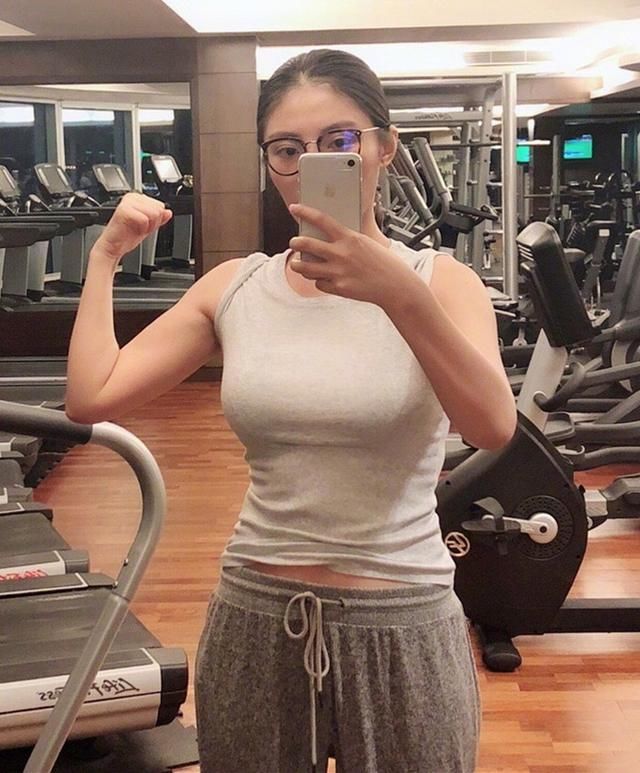 一个三线女演员,王晶却连续多年力捧她,还为她量身打造电影!