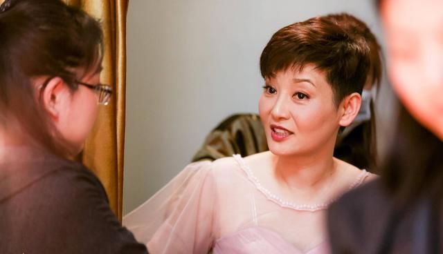 徐帆谈冯小刚出轨,崔永元却看不下去了!