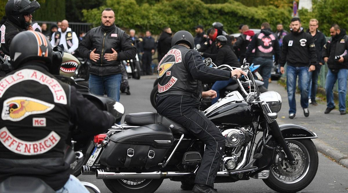 图为葬礼现场。