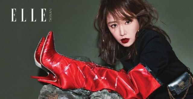 杨幂迪丽热巴的塑料鞋这么火,到底好看在哪里