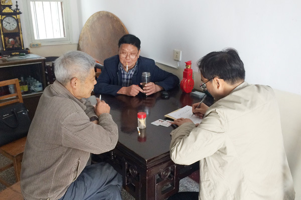 江都区环保局机关干部走访小纪镇银桥社区