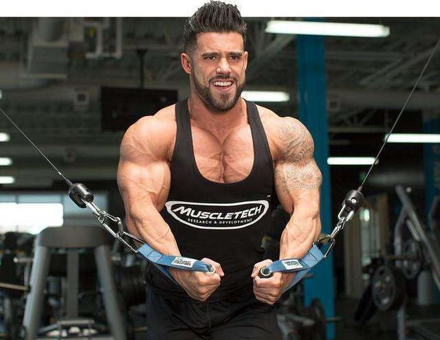 拒绝偷懒,不办健身卡也要坚持健身,1把椅子5个