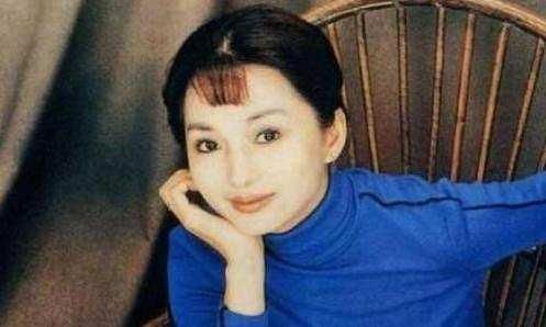 娱乐圈最专一的男人,为去世女星扫18年墓,48岁