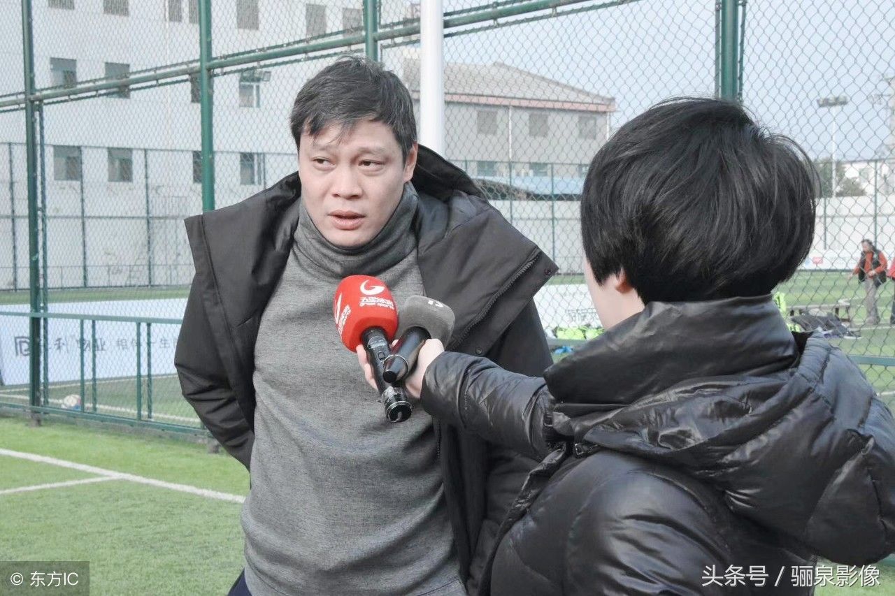 曾经的中国足球队队长 上海出生的范志毅