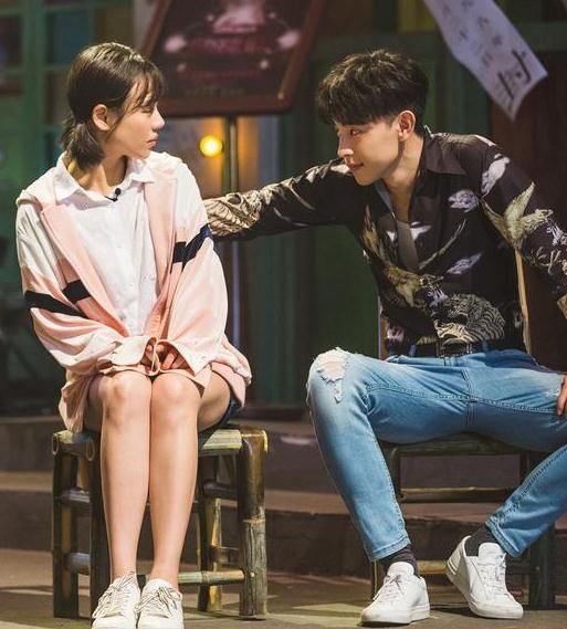 马思纯是有欧豪的人啊~欧豪正在赶来的路上,邓伦写的情书中其中有一封