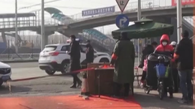 女子拒绝测温闯社区 谩骂他人被拘