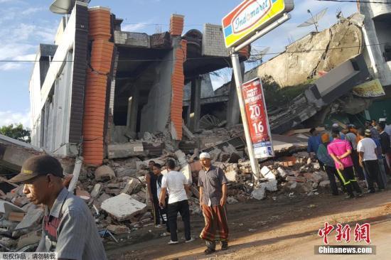 印尼强震4人废墟中获救97人遇难 死亡人数或上升
