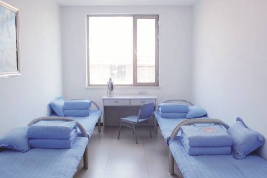 服刑人员矫正之路:写心得体会 看新闻联播