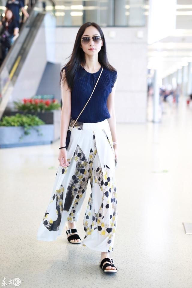 独家:韩雪现身上海,简洁的穿着,给人清新清凉、