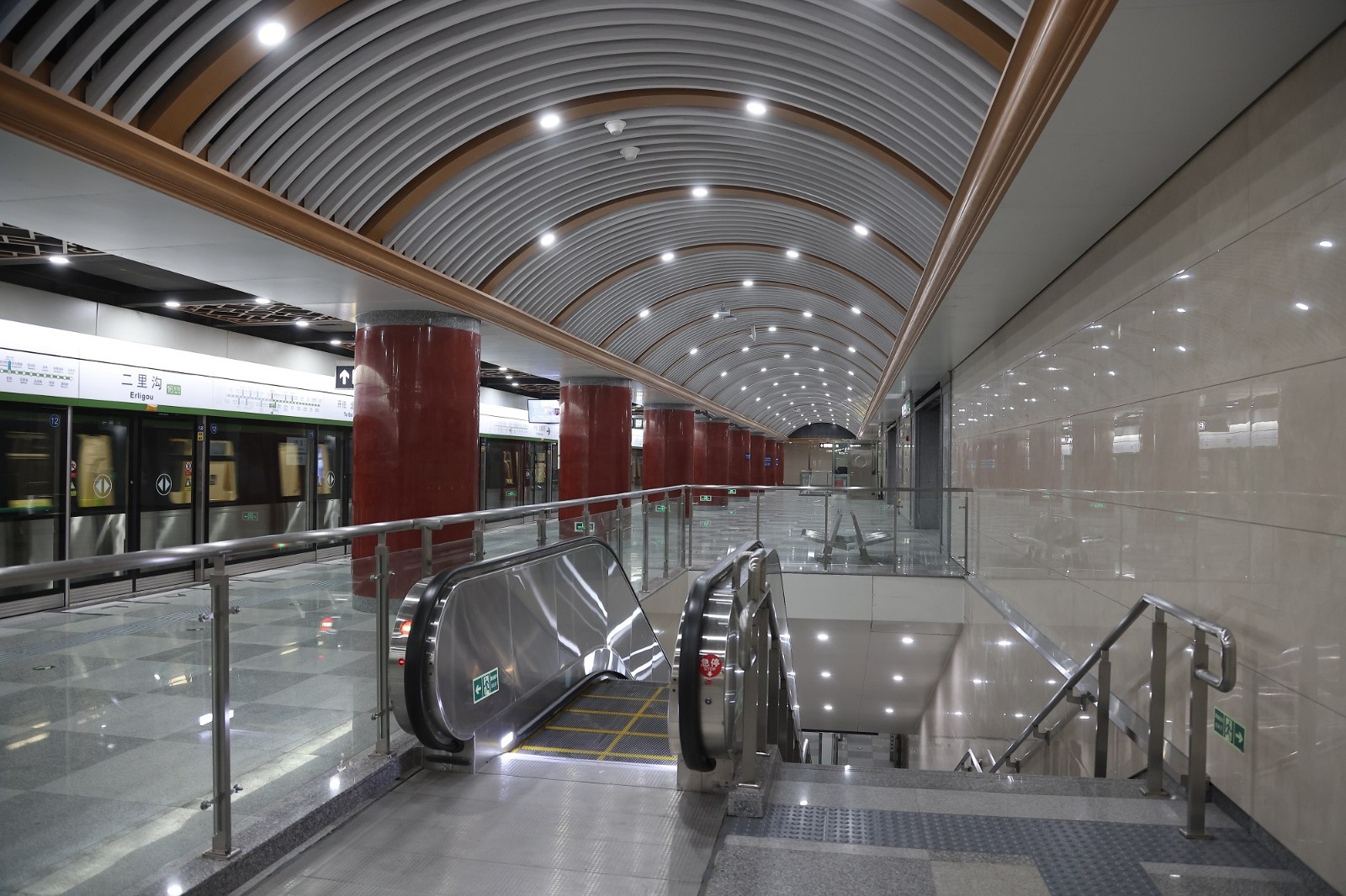 京港地铁16号线二里沟站明日正式开通