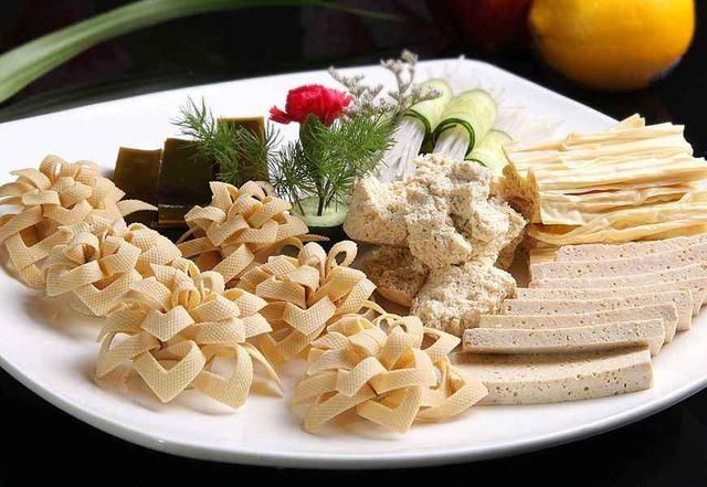 肾结石不能吃高钙食物吗?营养师:这三点,很多