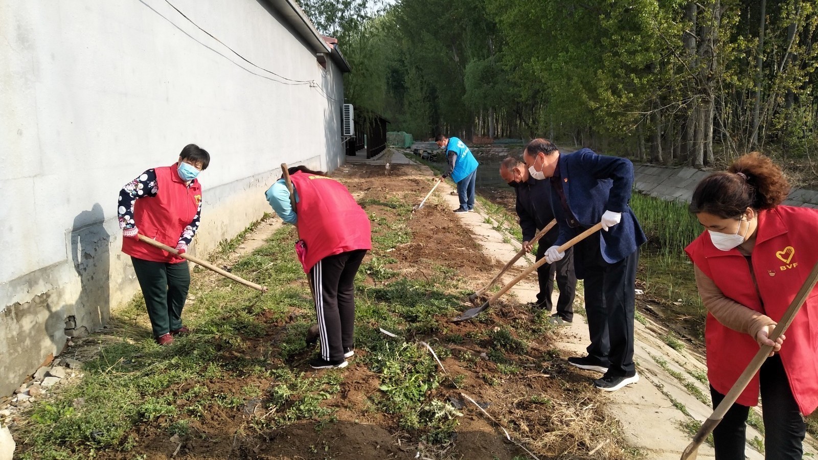 走进“我们的村” 平谷东高村镇爱国卫生月劳动忙