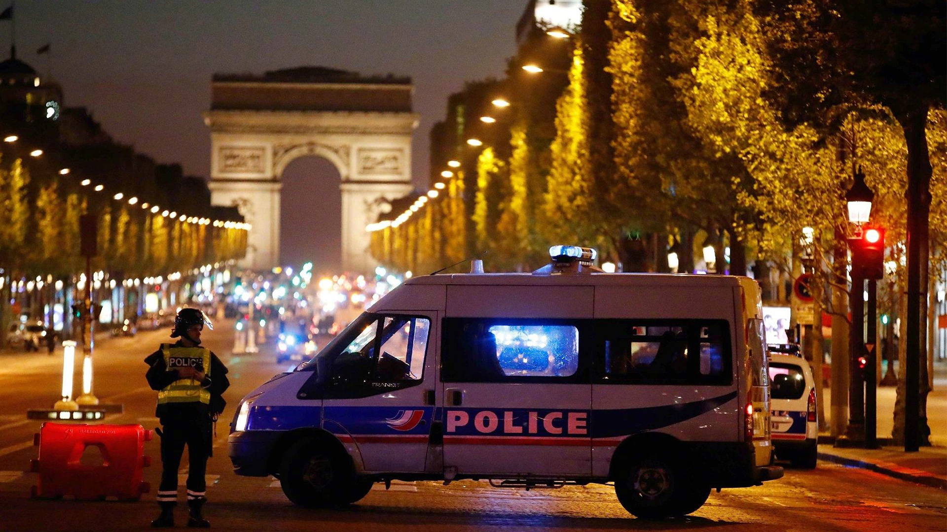 法国内政部:巴黎枪击案嫌犯在比利时向警方自首