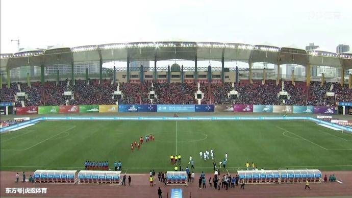 2万球迷+中超球场+现场直播!一场初中生足球比