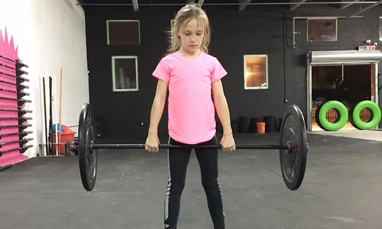 “我不喜欢玩自拍、悬浮滑板或是过着舒服的生活，我乐于让我自己的身体接受挑战。” 米拉接受采访时说。