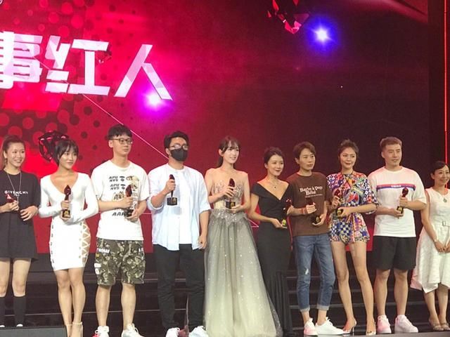 2018超级红人节无P图现场照,夏夏不愧是最美