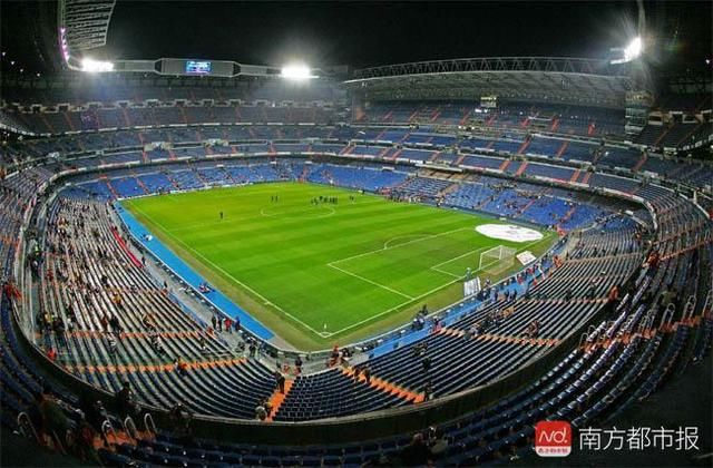 看到这些国外球场,仿佛明白为什么中国踢不进