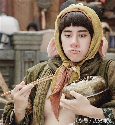 原著中孙悟空真身很恐怖,孤拐脸雷公嘴比猪八