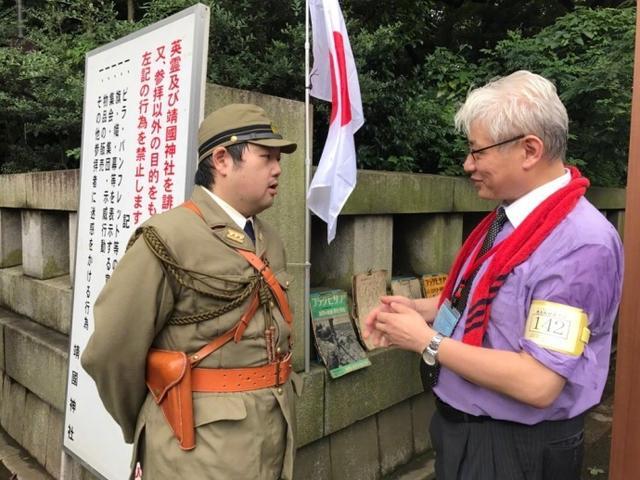 日本一男子靖国神社前叫嚣：若中日打仗 我就上战场