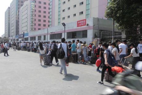 为了能挣钱,他们竟然是这么套路暑假工的